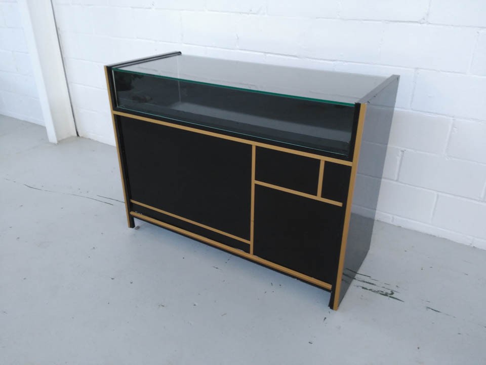 Aparador mostrador vinilado negro y oro Prop Art Armario Resina Elegance Leroy Merlin ~ Aparador mostrador vinilado negro y oro Prop Art